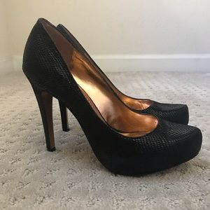 BCBG black faux snake skin pumps *worn once*